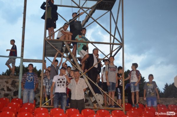 «Волинь» – «Шахтар»: як лучани вболівали на «Авангарді». ФОТО