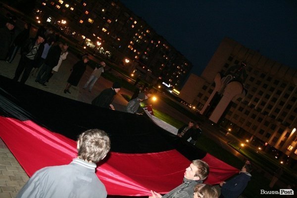 У Луцьку відбулася смолоскипна хода на честь ювілею УПА. ФОТО