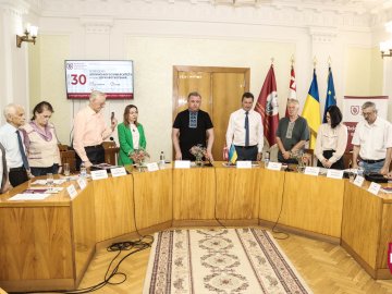 Найбільший виш Волині святкує 30-річчя: відбувся круглий стіл