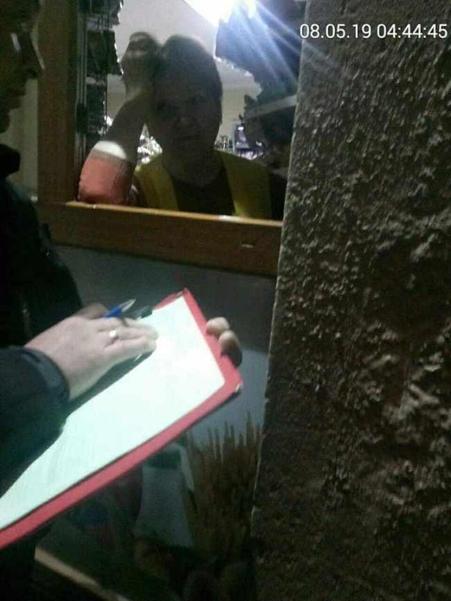 Продавця луцького магазину оштрафують за нічну торгівлю алкоголем. ФОТО