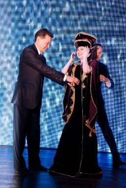 Як у Росії нагороджували українську чемпіонку світу з шахів. ФОТО