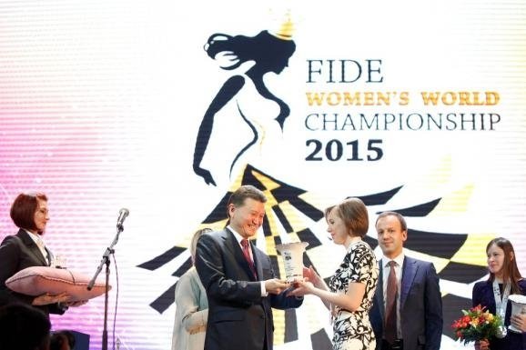 Як у Росії нагороджували українську чемпіонку світу з шахів. ФОТО