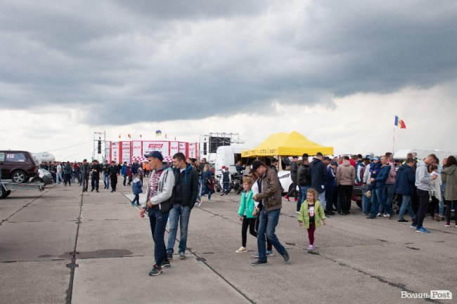 У Луцьку відбулися видовищні авто- і мотогонки. ФОТОРЕПОРТАЖ