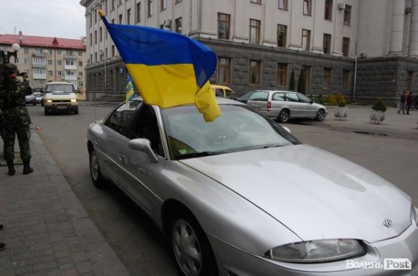 У Луцьку революціонери навідалися до «агентів Кремля». ФОТО