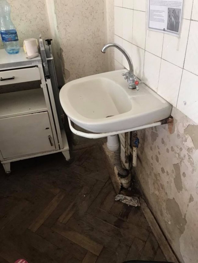 «Там померти страшно», - лучанка про палату в обласній лікарні. ФОТО