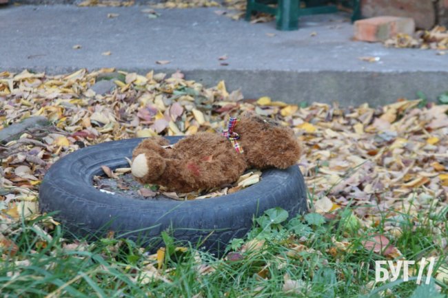 Мешканці аварійних двоповерхівок на Волині бояться, що будівлі можуть обвалитися. ФОТО.ВІДЕО