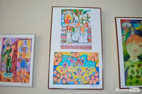 У Луцьку відкрили виставку на патріотичну тематику. ФОТО