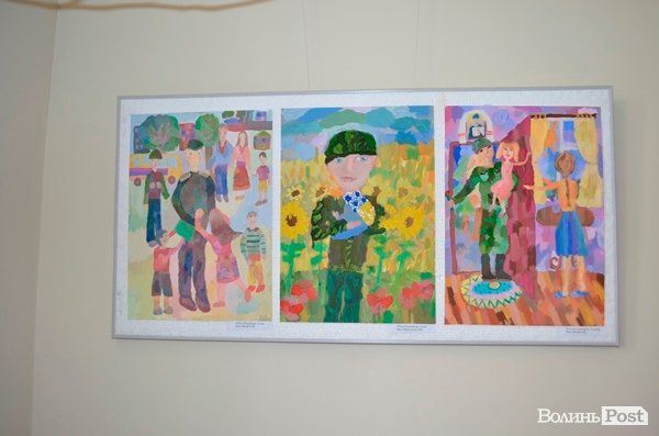 У Луцьку відкрили виставку на патріотичну тематику. ФОТО