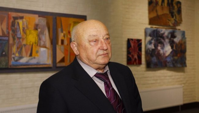 20-кілометрова черга із фур і жебрак-аферист. Надзвичайні новини тижня