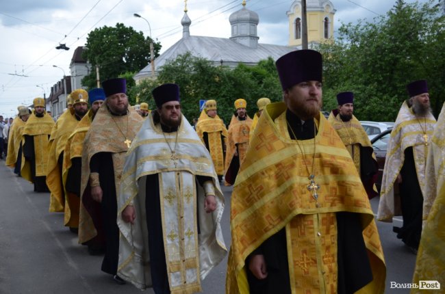 У Луцьку хресною ходою пройшли прихильники церкви Московського патріархату. ФОТО