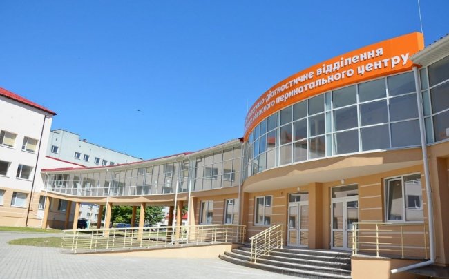 На Волині 33-річна жінка народила у «швидкій» двійню