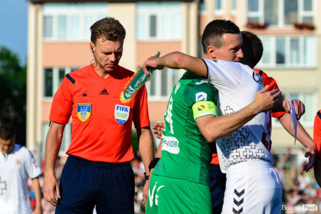 «Волинь» – «Карпати»: великий фотозвіт із нашумілого матчу