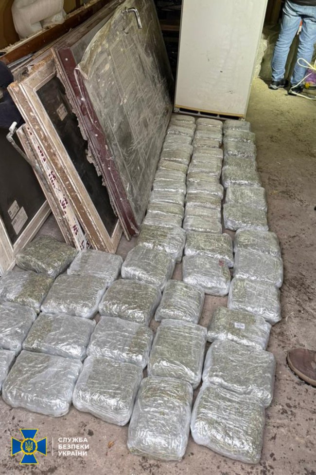 Щомісячний дохід - мільйон гривень: волиняни разом зі спільниками організували нарколабораторію