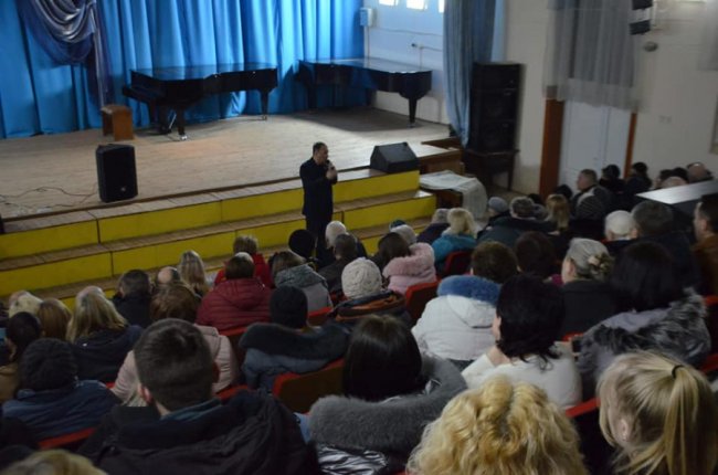 Нардеп Ігор Лапін провів зустрічі, на які прийшли понад 1000 лучан