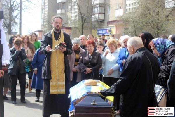 У Луцьк привезли тіло Героя Сергія Грибкова. ФОТО