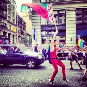 У США на гей-парад винесли прапори України та Білорусі. ФОТО