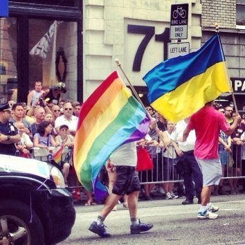 У США на гей-парад винесли прапори України та Білорусі. ФОТО