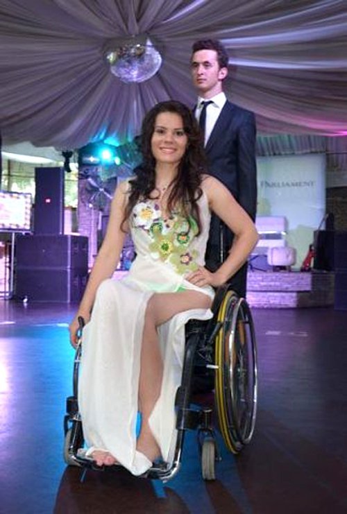 Українська дівчина-інвалід знялася оголеною. ФОТО