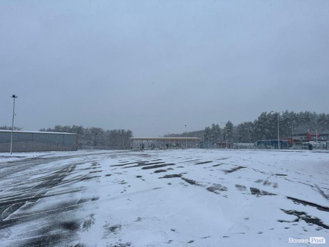 Справжній сюр: митники показали безлюдний «Ягодин»