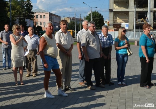 У центрі Луцька агітували за опозицію. ФОТО