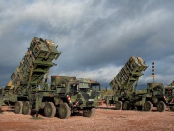 Щоб закрити небо над усією Україною, потрібно 25 систем Patriot, – Зеленський