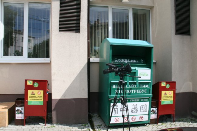 З Луцька вивезли вантажівку відпрацьованих ламп та термометрів. ФОТО