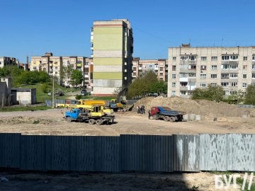 У місті на Волині почали будувати житло для переселенців