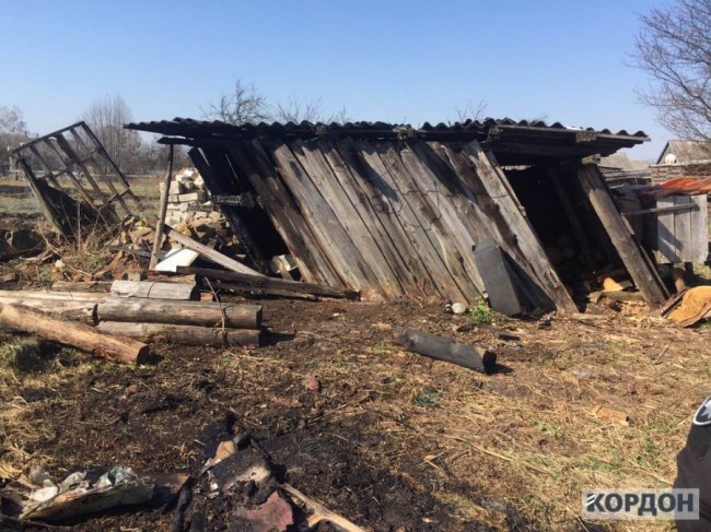 Волинянин через необережність з цигарками спалив хлів із дровами