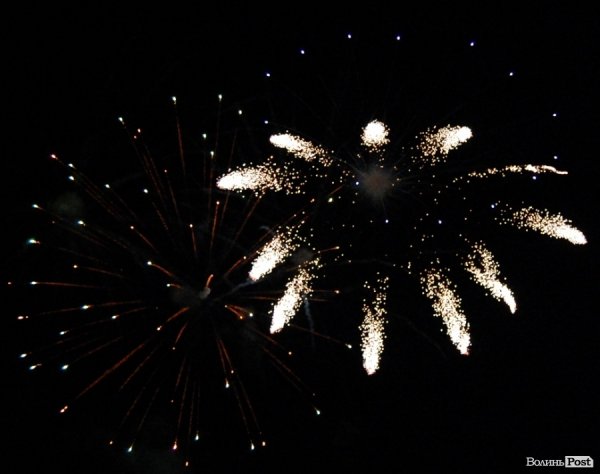 Вогнем і піротехнікою Луцьк відсалютував Перемозі
