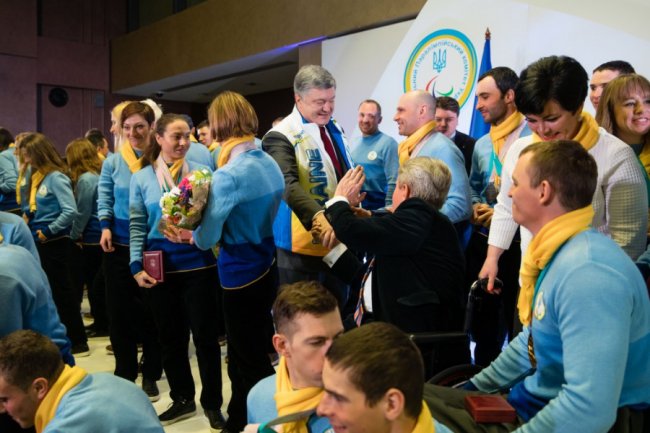 Президент нагородив орденом волинянку