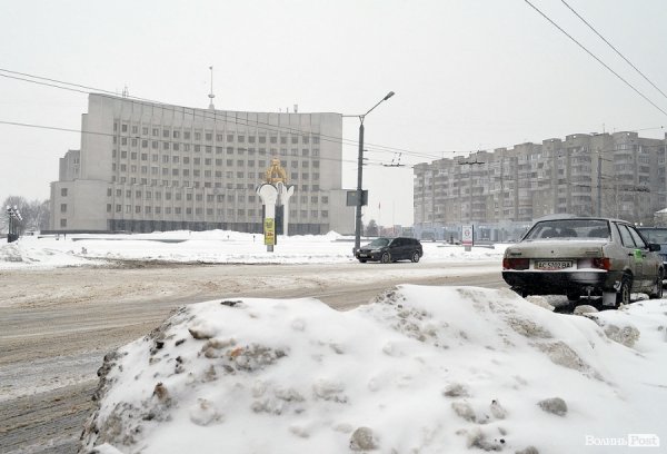 Луцьк знов у снігу. ФОТО