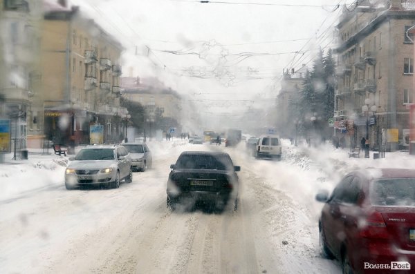 Луцьк знов у снігу. ФОТО