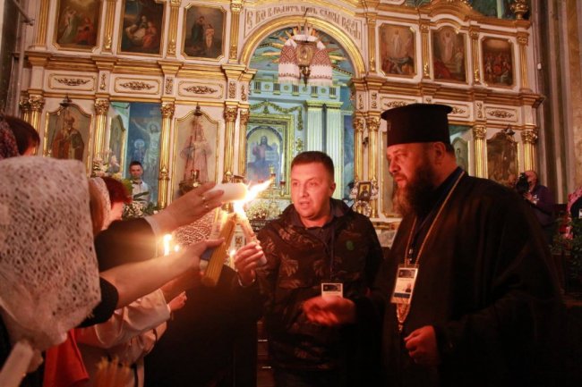 Великодня ніч у кафедральному соборі Луцька. ФОТОРЕПОРТАЖ
