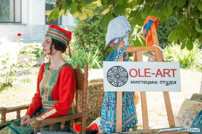 Середньовічні сукні, лицарські обладунки і давні забави: «Князівський бенкет» у Луцьку. ФОТО