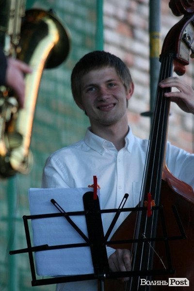 У Луцьку співають джаз до ночі