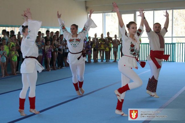 У Луцьку зібралися акробати зі всієї України. ФОТО