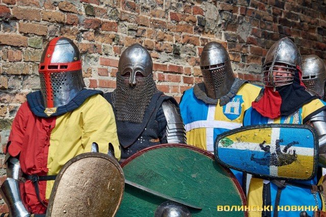 Доблесть віків: у Луцькому замку змагаються лицарі зі всієї країни. ФОТО