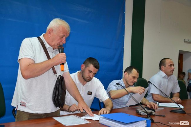 «Відкликати зрадників». Вимагають забрати мандати в 5-х депутатів Луцькради