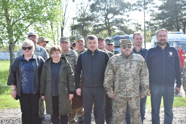Стрільба, топографія, медицина та саперна справа: на Волині провели стрілецький день