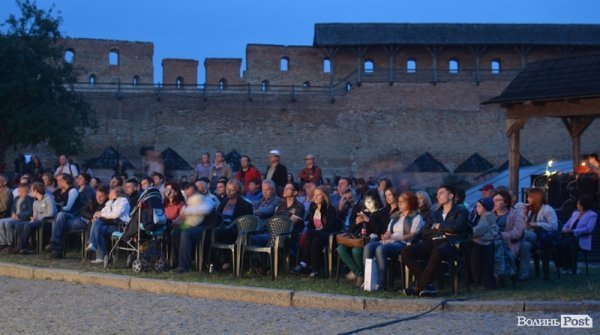 Луцький замок зустрічав останню ніч літа джазом. ФОТО 