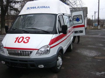 На Волині врятували чоловіка, який посеред дороги стікав кров'ю