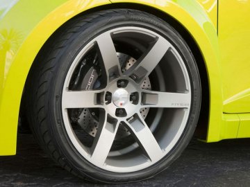 Як вберегти шини від пошкодження в спекотну погоду?*