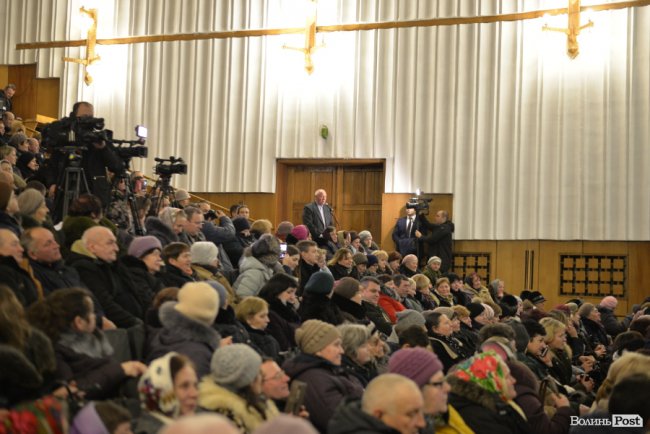 Томос, селфі та колядки: Петро Порошенко на Волині. ФОТОРЕПОРТАЖ