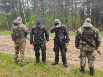 Прикордонники затримали двох братів з Волині, які вплав через річку повертались в Україну