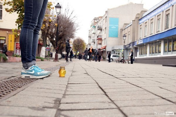 У Луцьку вшанували річницю Голодомору за допомогою картин. ФОТО