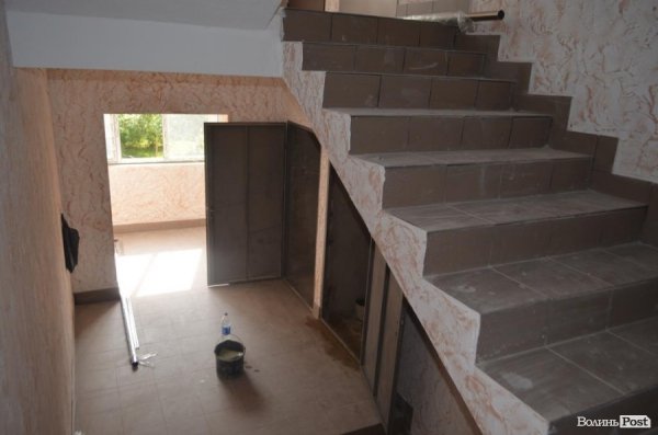 В затишному районі Луцька зводять сучасний житловий комплекс