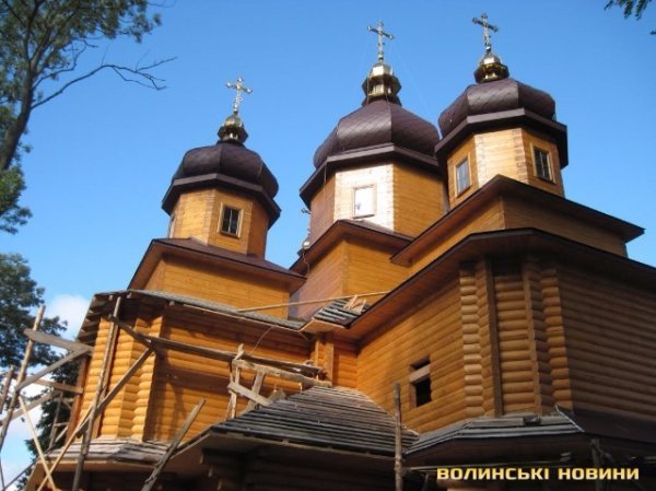 У новозбудованому храмі на Волині відбулася перша літургія. ФОТО