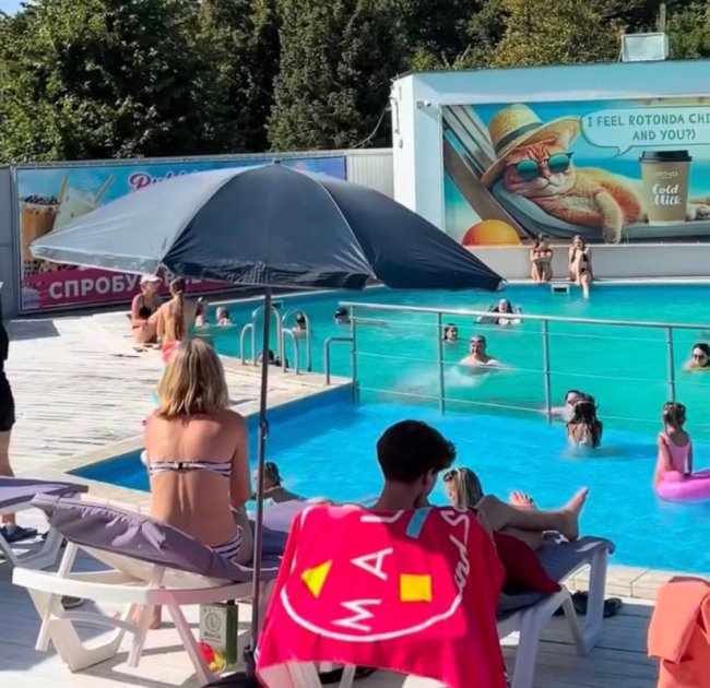 Де освіжитися у спеку: добірка басейнів Луцька та околиць із цінами на літо-2026