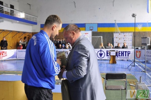 У Луцьку змагалися штангісти. ФОТО