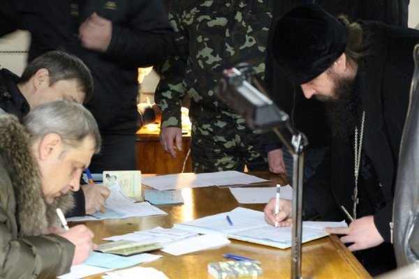 Волинські священики записуються добровольцями до війська. ФОТО